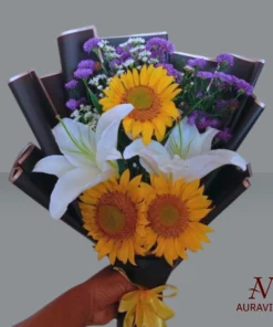 Hand Bouquets – Lily & Sunny