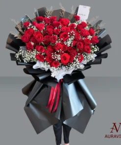 Hand Bouquets – Royal Romance