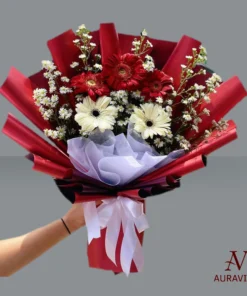 Hand Bouquets – Gerbera & Pikok