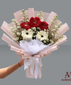 Hand Bouquets – Gerbera & Pikok